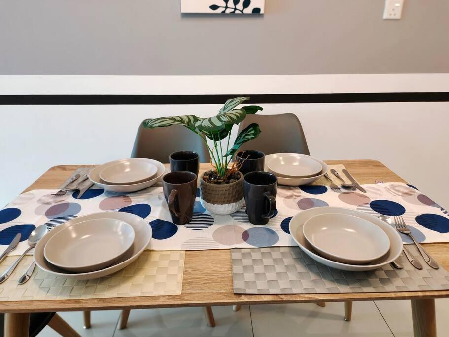 Elegant Homes 9pax 5bed Sunway Pyramid-lagoon 2 Car Park Apartment Petaling Jaya