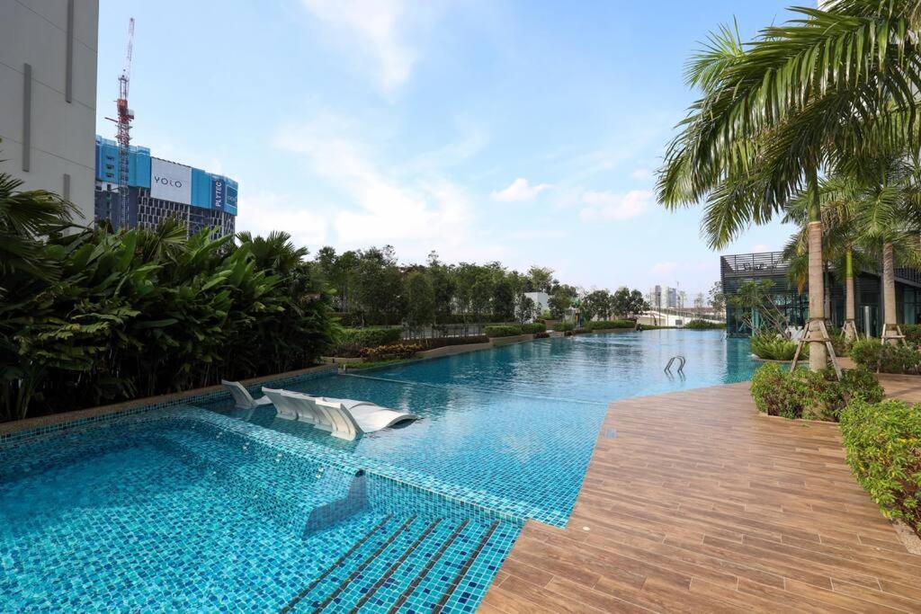 Elegant Homes 9pax 5bed Sunway Pyramid-lagoon 2 Car Park *