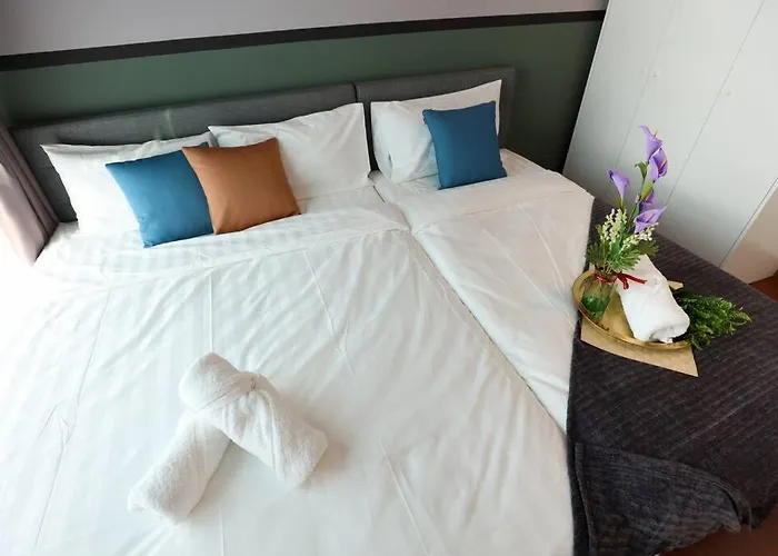Elegant Homes 9Pax 5Bed Sunway Pyramid-Lagoon 2 Car Park