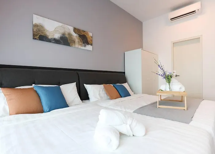 Elegant Homes 9Pax 5Bed Sunway Pyramid-Lagoon 2 Car Park