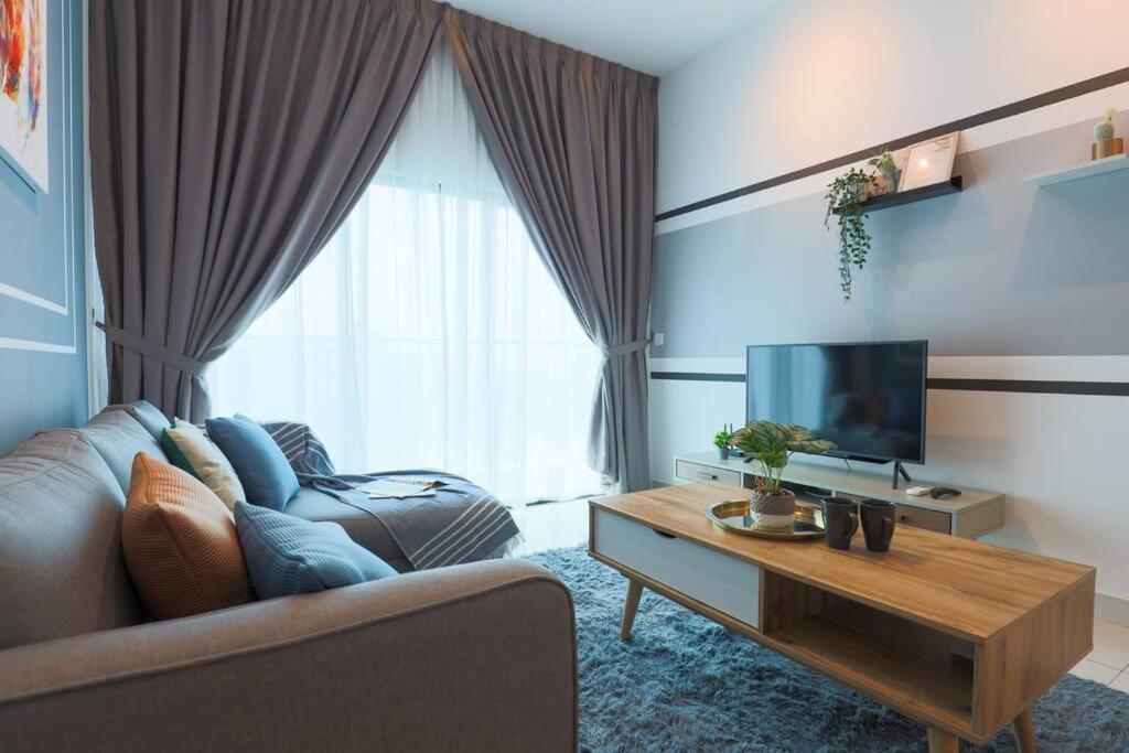 Elegant Homes 9pax 5bed Sunway Pyramid-lagoon 2 Car Park Apartment *