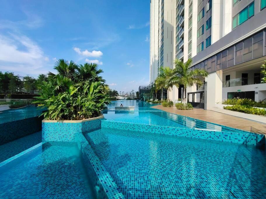 Elegant Homes 9pax 5bed Sunway Pyramid-lagoon 2 Car Park *