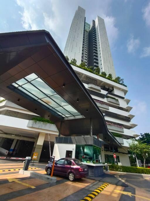 Elegant Homes 9pax 5bed Sunway Pyramid-lagoon 2 Car Park Apartment