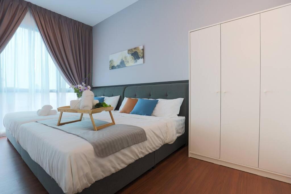 Elegant Homes 9pax 5bed Sunway Pyramid-lagoon 2 Car Park * Petaling Jaya