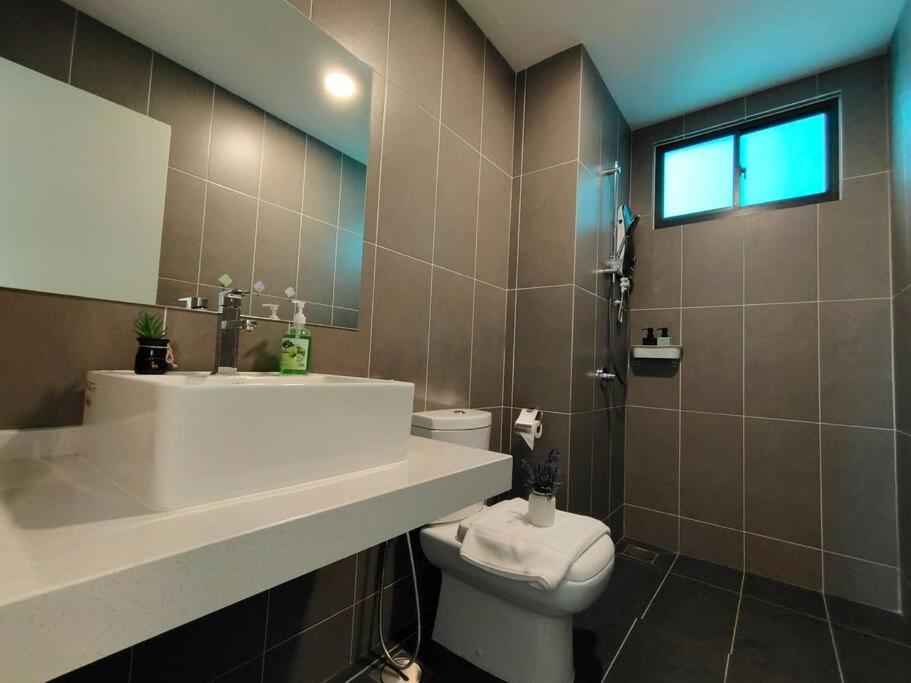 Elegant Homes 9pax 5bed Sunway Pyramid-lagoon 2 Car Park Apartment *