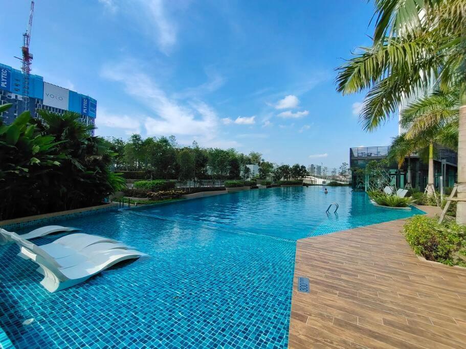 Elegant Homes 9pax 5bed Sunway Pyramid-lagoon 2 Car Park Apartment